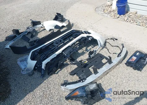 2024 Toyota Tacoma Sr 4Wd z USA, uszkodzony, nr VIN 3TYLD5KN5RT002073